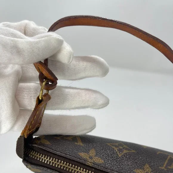 •SOLD•  Louis Vuitton Monogram Pochette Accessories - Picture 12 of 15